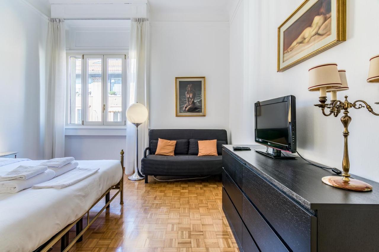 Huge Center Milan Guastalla Gardens 8Pax Bagian luar foto
